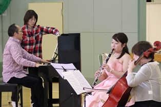 ミニコンサートの様子2
