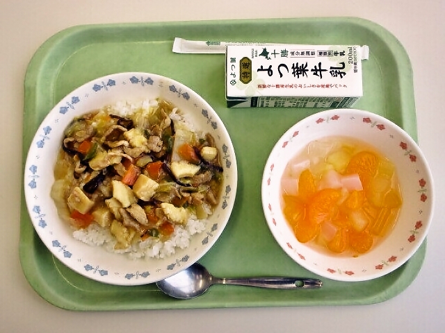 中華丼、フルーツポンチ、牛乳