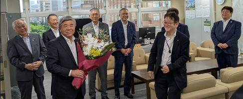 令和７年７月９日棚野北海道町村会長が全国町村会会長就任後、北海道町村会初登庁時に遭遇