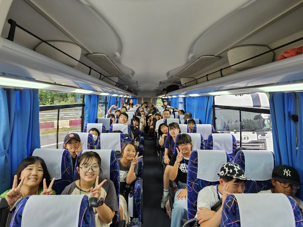 車内　０１