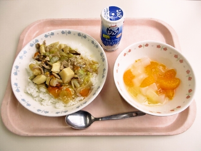 中華丼、フルーツポンチ、ジョア（プレーン）