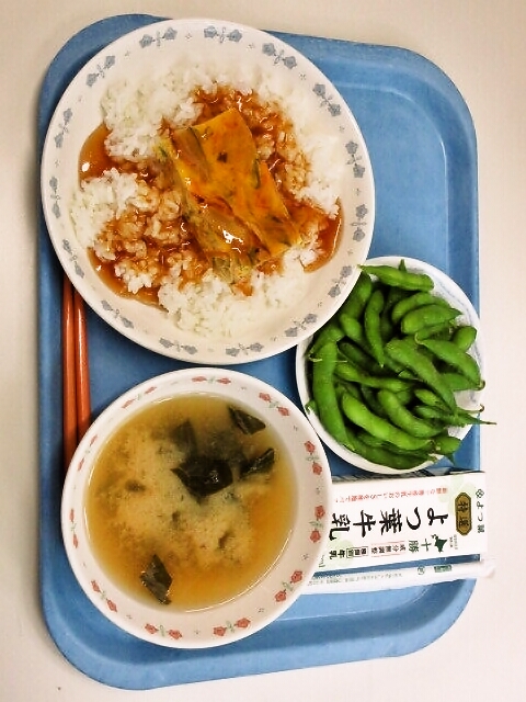 天津飯、みそ汁（なめこ・ほうれん草、牛乳